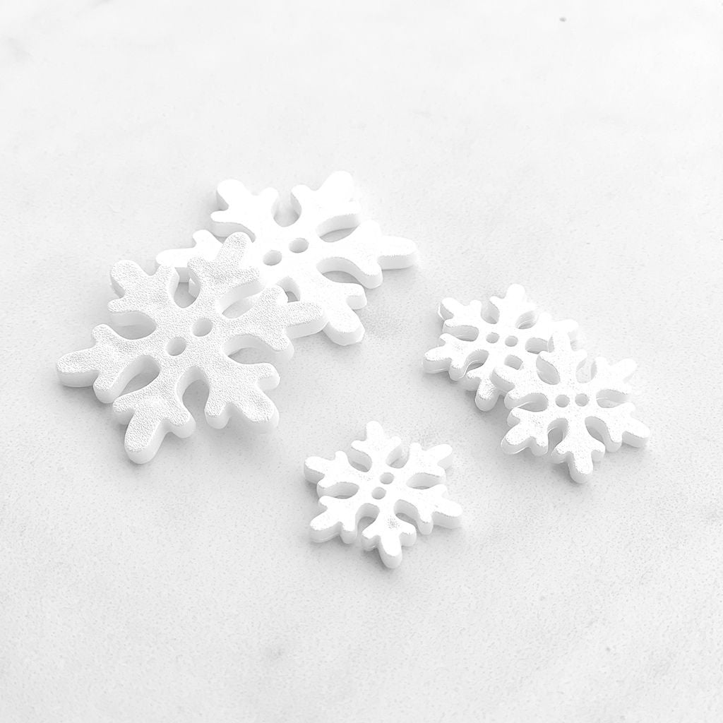  Konsait 150pcs White Snowflake Buttons Assorted 18mm