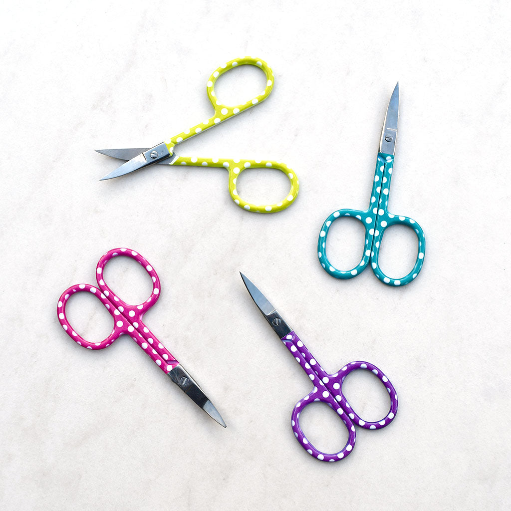Polka Dot Curved-Tip Thread Snips – Style Maker Fabrics